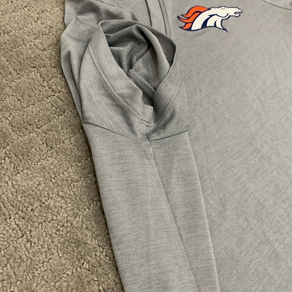 Small Broncos V-Neck Tee - Grey - Picture 5 of 7